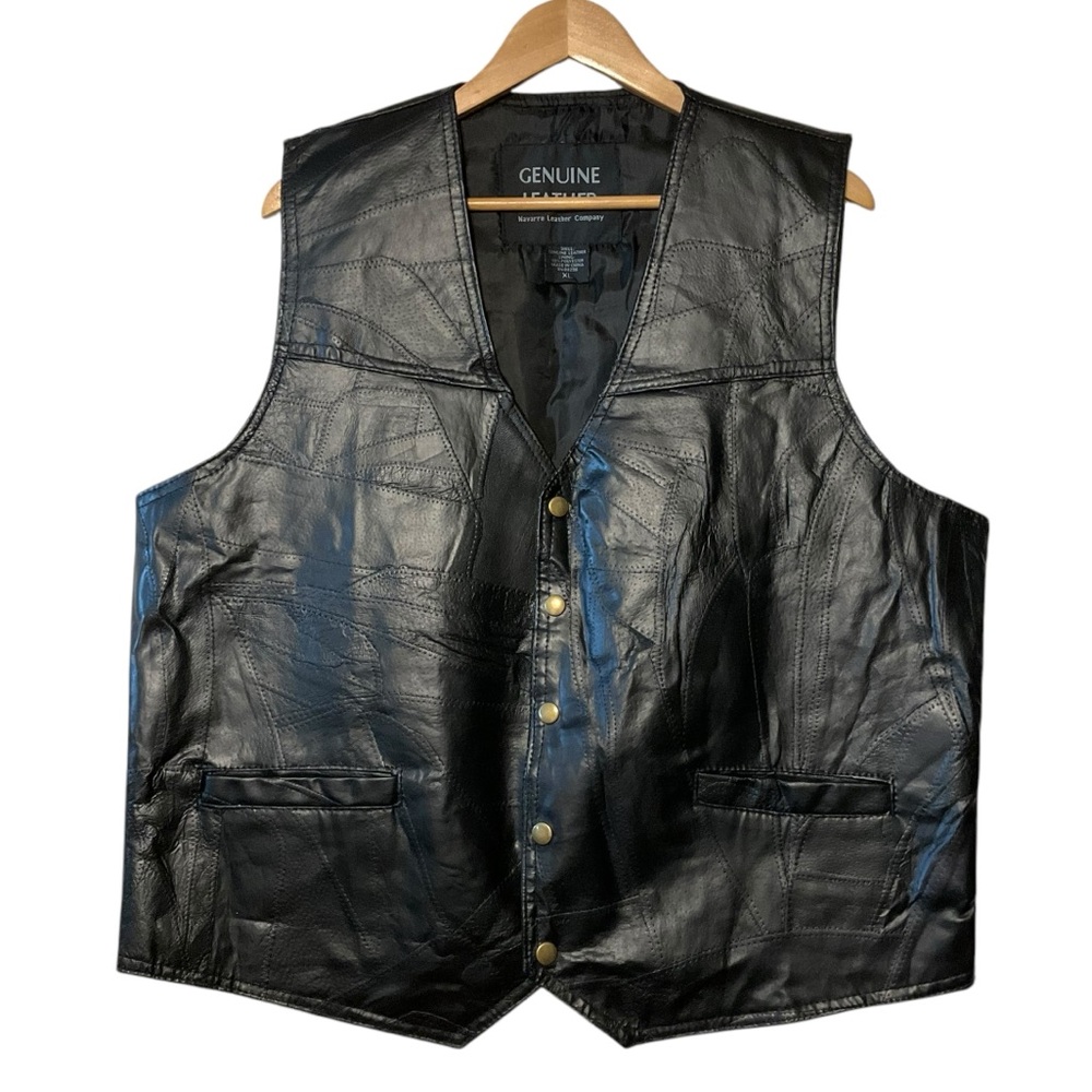 vtg NAVARRE sz X Large Leather Vest Patchwork Design Pockets V Neck Snaps Black